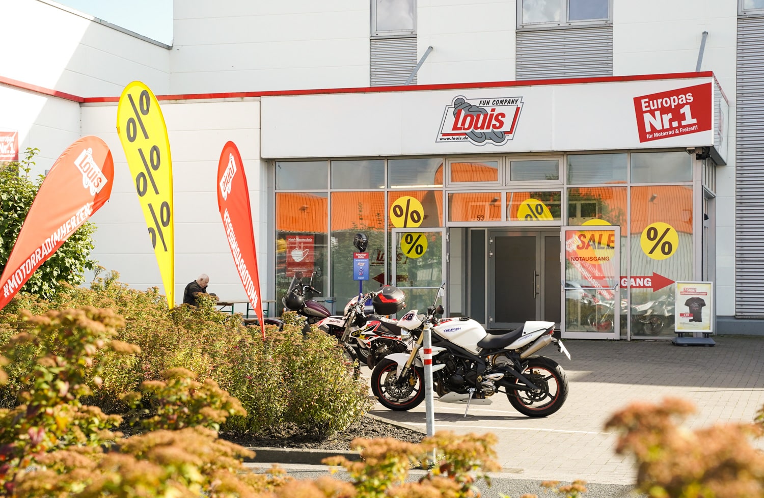 Louis Motorradzubehör Aussenansicht von Louis Motorradzubehör im DollartCenter in Emden