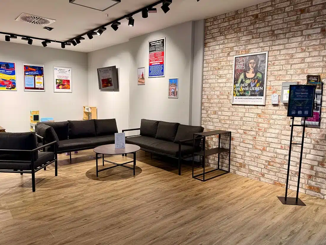 DOC Freiraum rechts Freiraum Innenansicht von rechts mit Sitzgruppen im DollartCenter Emden